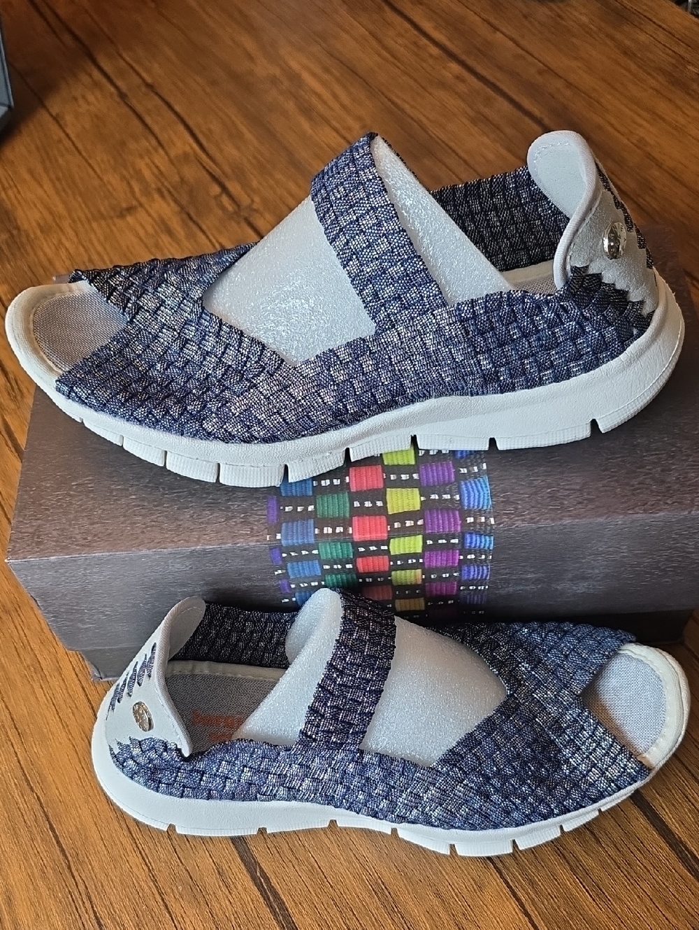 bernie mev. Silver & Navy Open Toe Slip-On Comfort Sandals